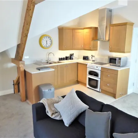 Town Hall Lofts, セトル