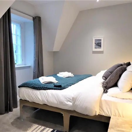 Town Hall Lofts, セトル